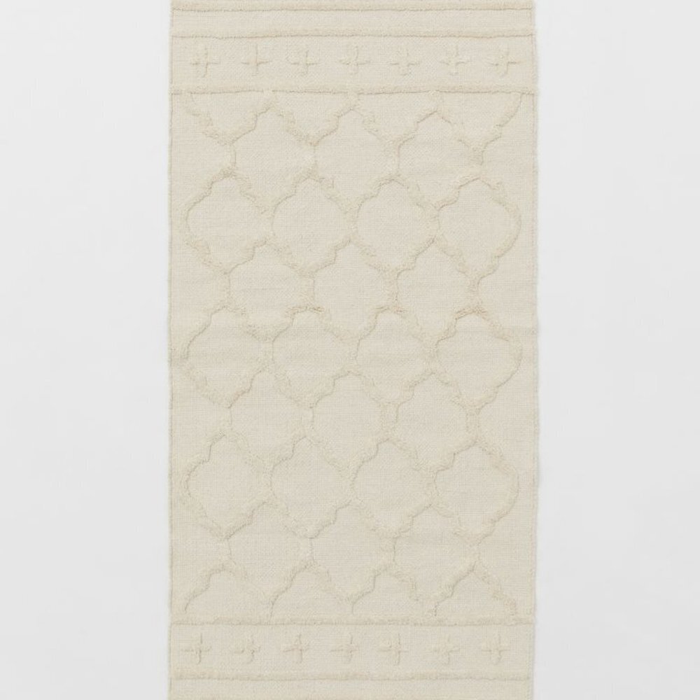 H&M Home Rectangular Tasseled Rug Light Beige 28X55 - Picture 3 of 7